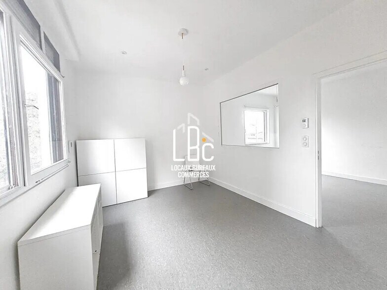 15 Boulevard Jean Ingres, Nantes for lease - Interior Photo - Image 2 of 7