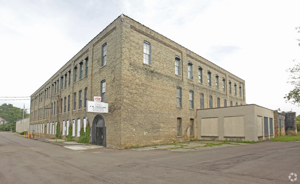 311 E Alcott St, Kalamazoo, MI for sale - Primary Photo - Image 1 of 1