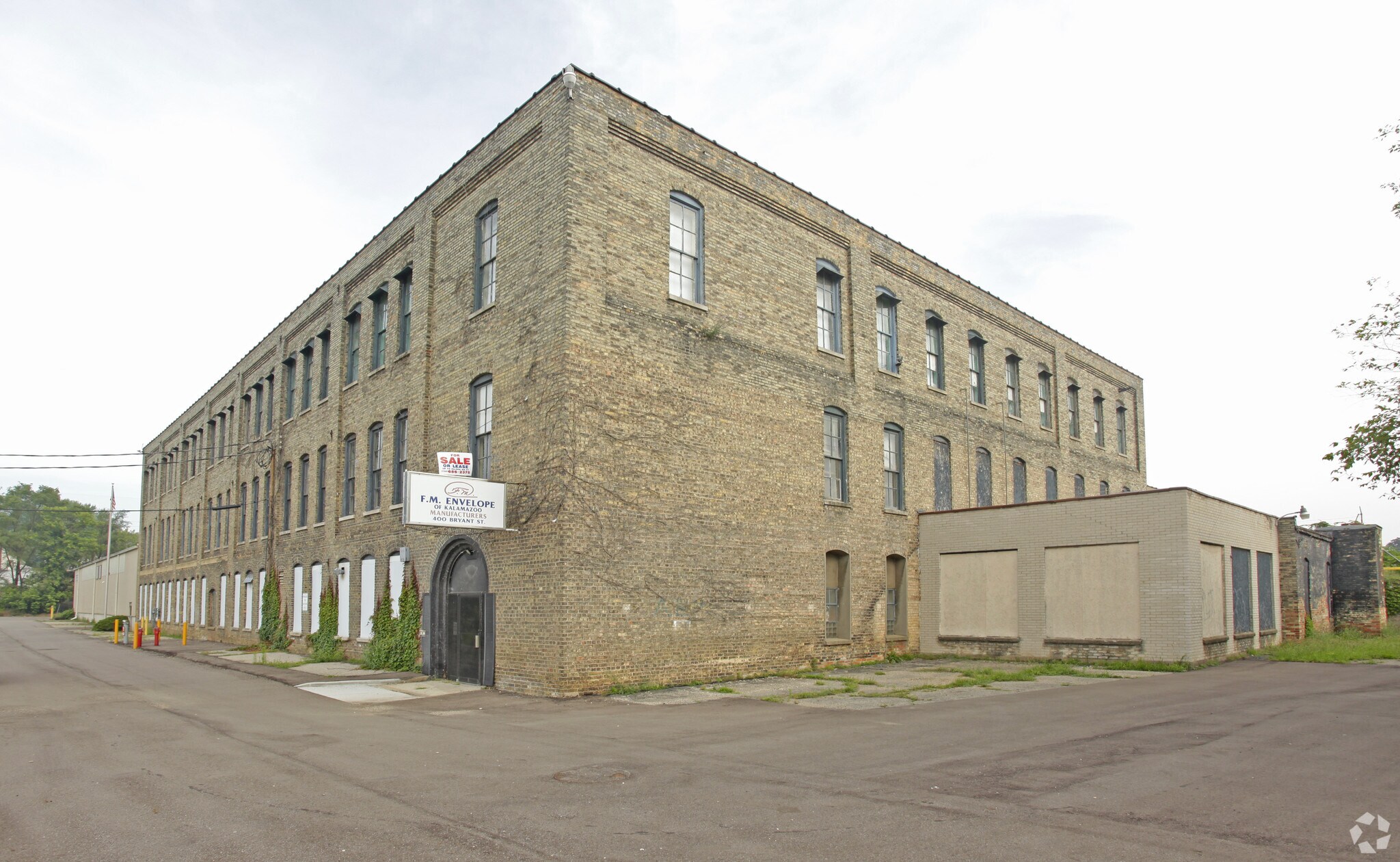 311 E Alcott St, Kalamazoo, MI for sale Primary Photo- Image 1 of 1