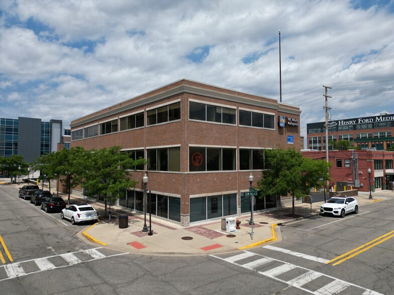 215 S Center St, Royal Oak, MI for lease - Building Photo - Image 3 of 7