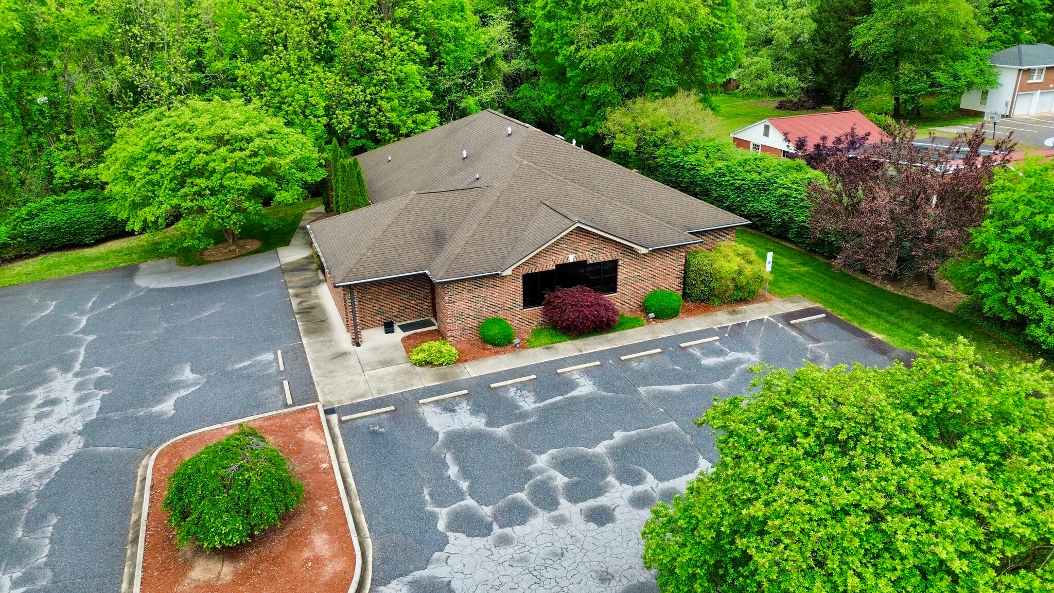 1217 Davie Ave, Statesville, NC for sale Primary Photo- Image 1 of 23