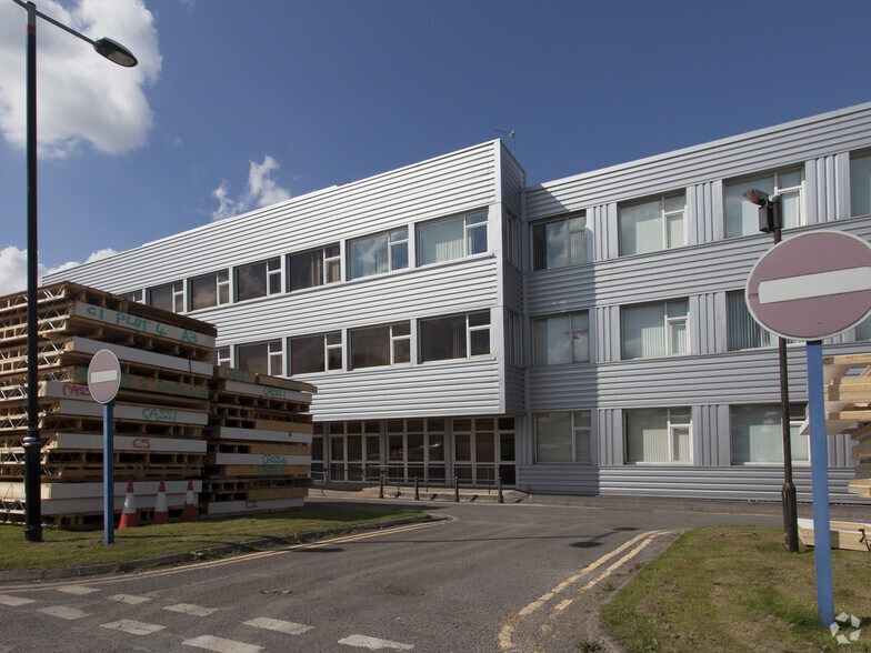 School Ln, Blackburn for lease - Building Photo - Image 3 of 3