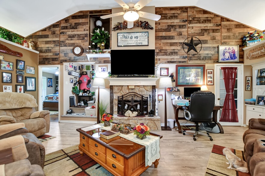 24677 FM 2090 Rd, Splendora, TX for sale - Interior Photo - Image 3 of 14