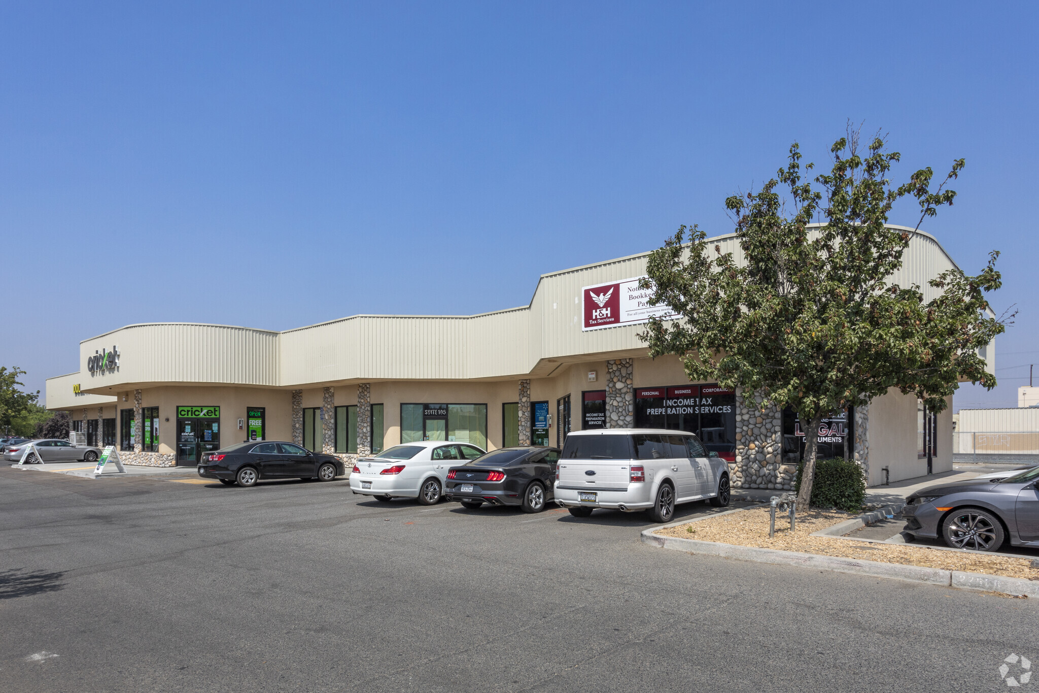 201 S Gateway Dr, Madera, CA for lease Building Photo- Image 1 of 9