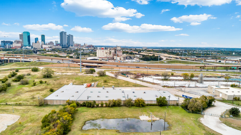 2020 E 4th St, Fort Worth, TX for lease - Building Photo - Image 1 of 15