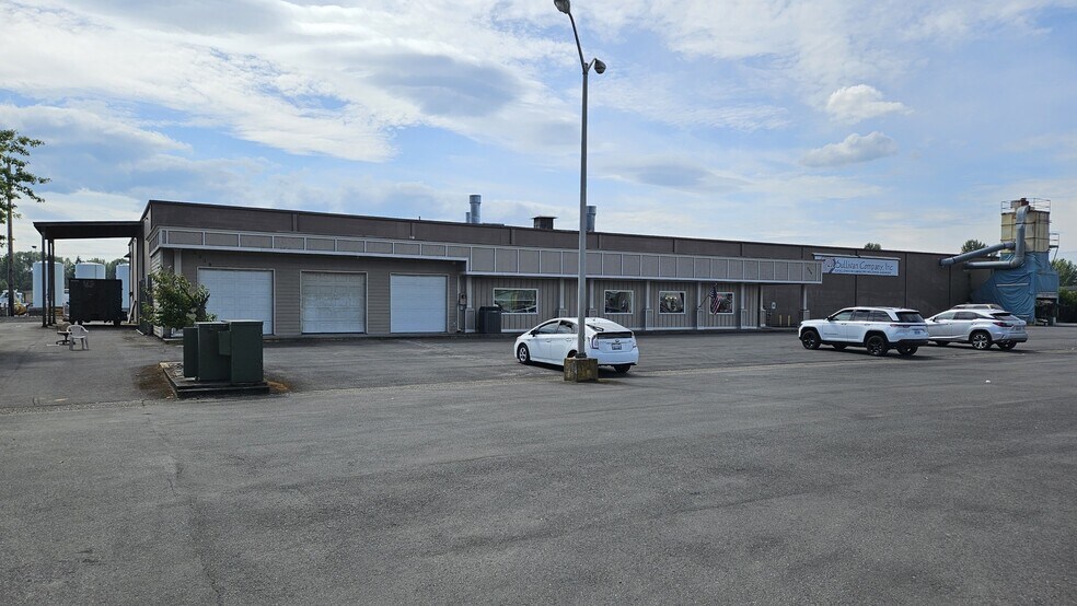 2219 Talley Way, Kelso, WA for sale - Building Photo - Image 2 of 17