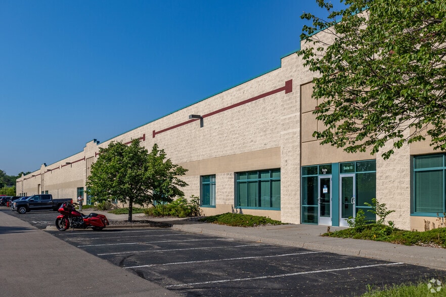 7700 N 68th Ave, Minneapolis, MN for lease - Building Photo - Image 2 of 6