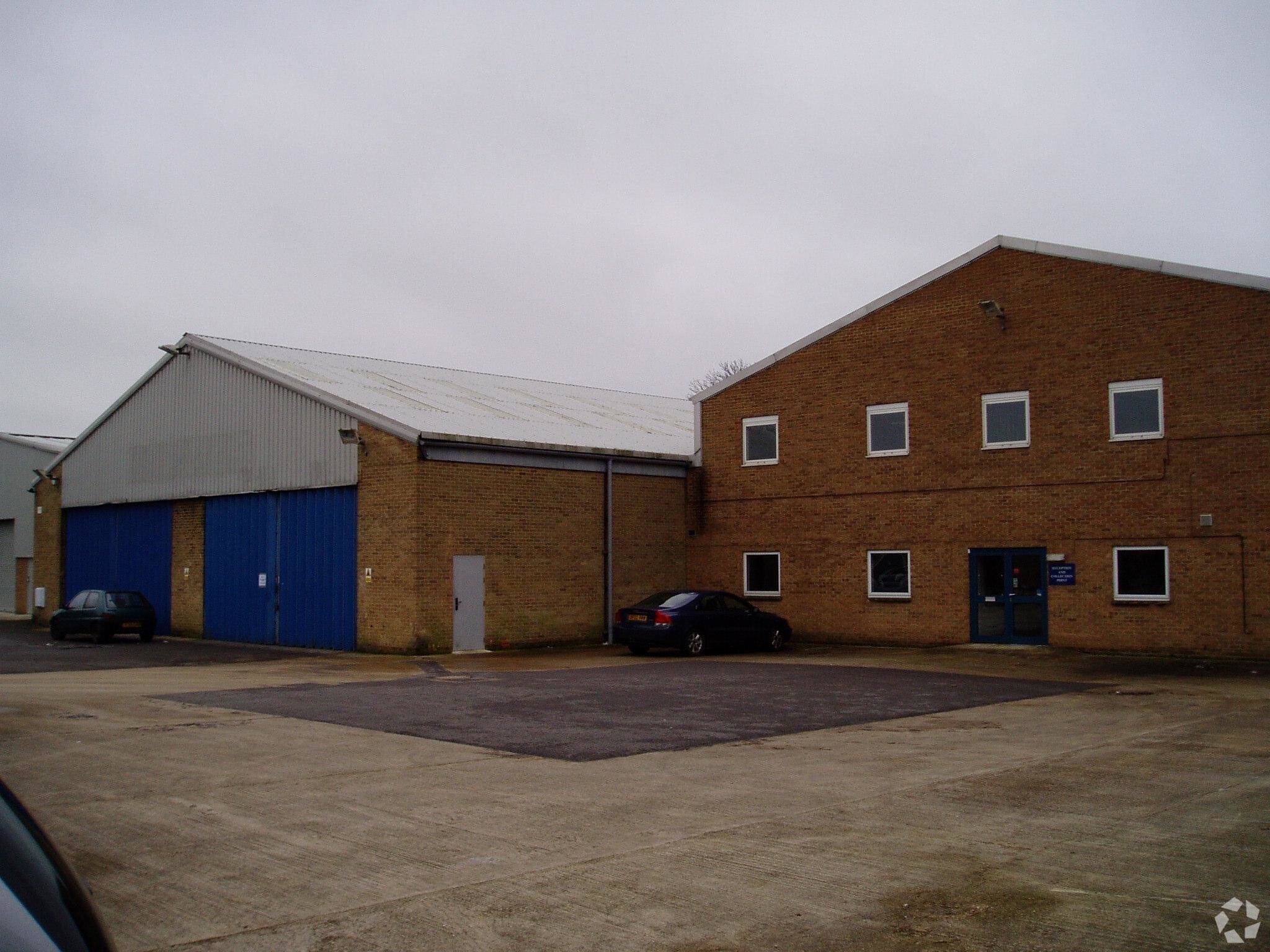 Bessemer Clos, Bicester for sale Primary Photo- Image 1 of 1