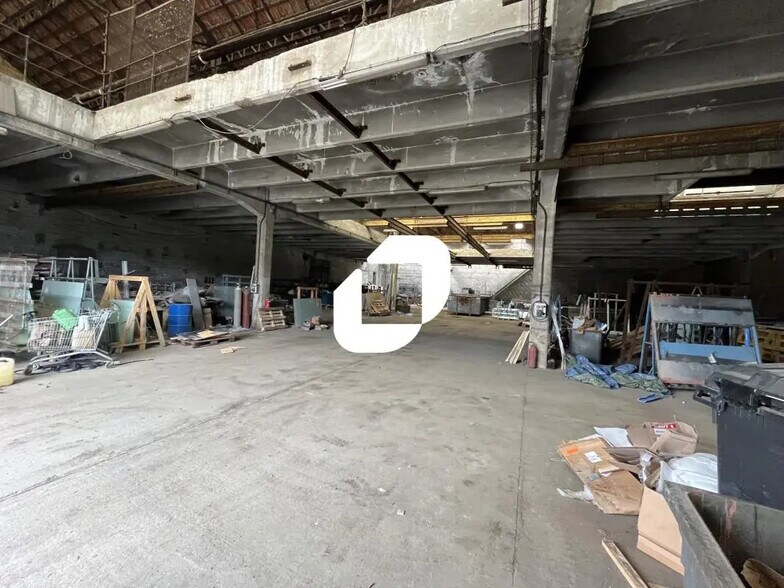 Flex in Auberchicourt for lease - Interior Photo - Image 3 of 8