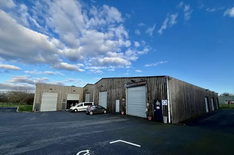 Industrial in Honfleur for lease Building Photo- Image 1 of 5
