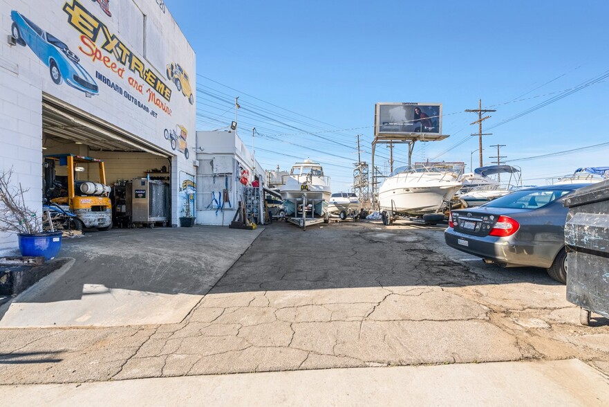 11470 Vanowen St, North Hollywood, CA for sale - Building Photo - Image 3 of 6