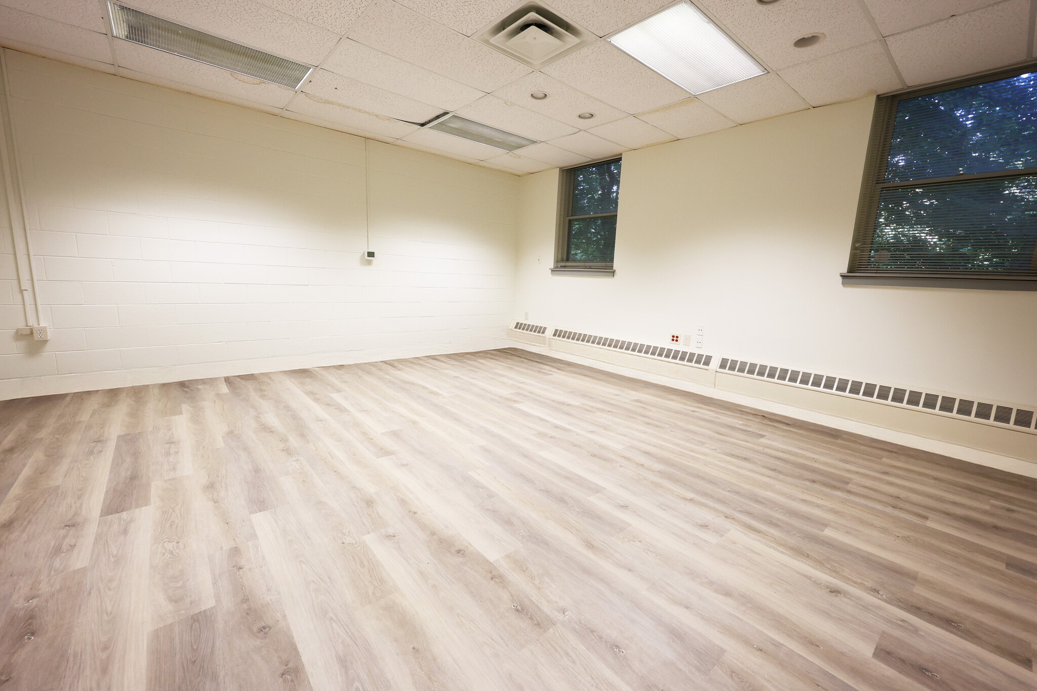 3 3rd St, Bordentown, NJ for lease Interior Photo- Image 1 of 3