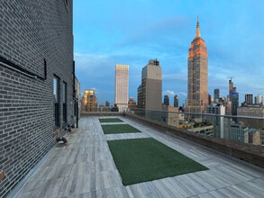 1001 6th Ave, New York, NY for lease Interior Photo- Image 1 of 12