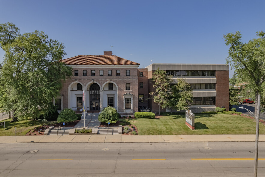 524 W Stephenson St, Freeport, IL for sale Building Photo- Image 1 of 1