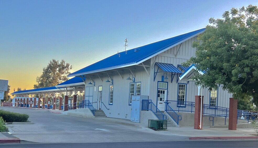 504 W 7th St, Hanford, CA for sale - Building Photo - Image 2 of 32