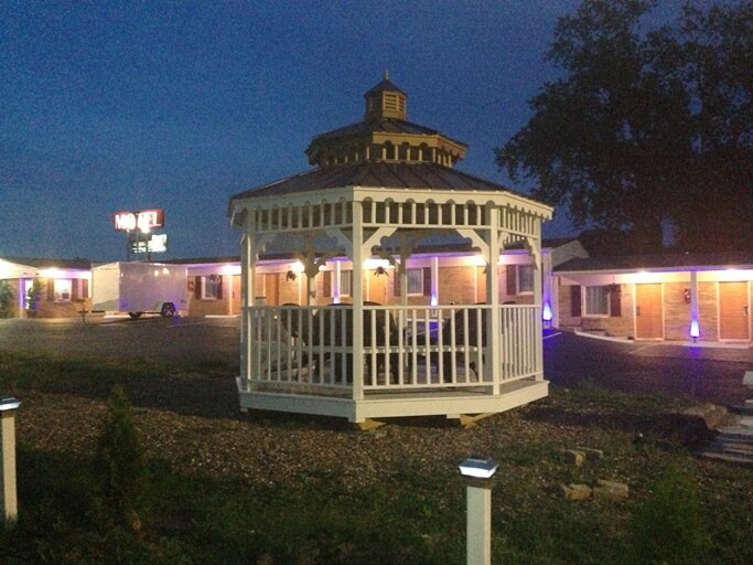 410 N Vaughn St, Knob Noster, MO for sale - Primary Photo - Image 1 of 1