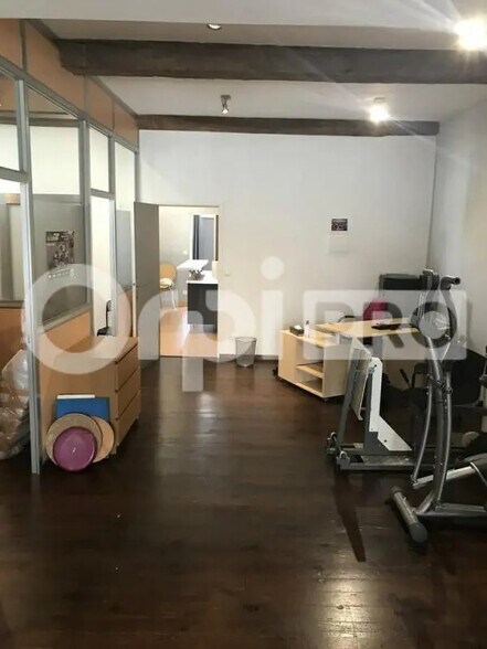 Office in Tours for lease - Interior Photo - Image 3 of 9