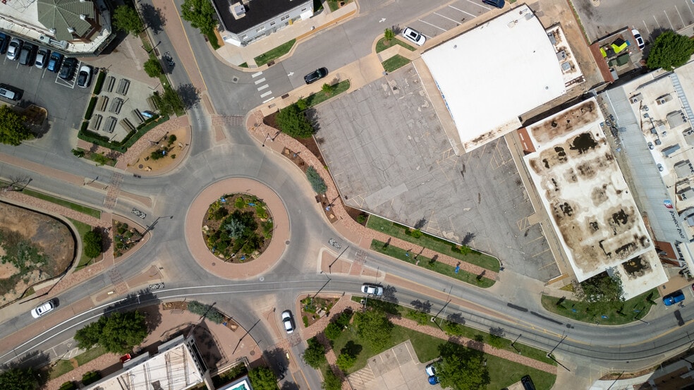 431 NW 10th St, Oklahoma City, OK for lease - Building Photo - Image 2 of 3