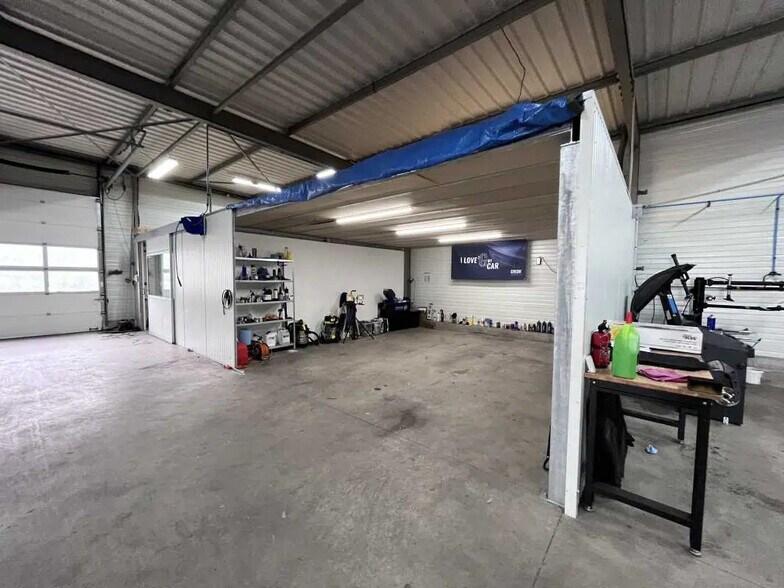 Flex in Thorigné-Fouillard for lease - Building Photo - Image 2 of 5