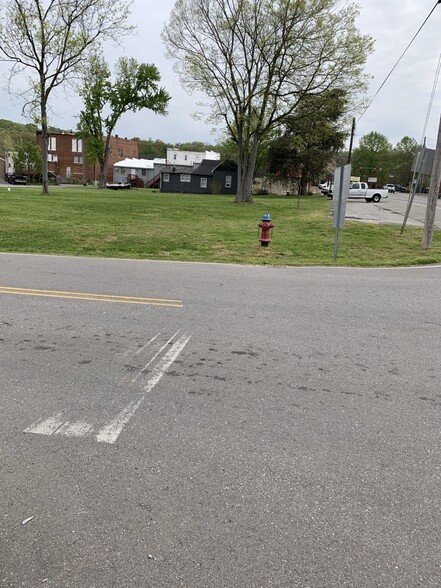 101-109 Cumberland St, Ashland City, TN for sale - Building Photo - Image 3 of 5