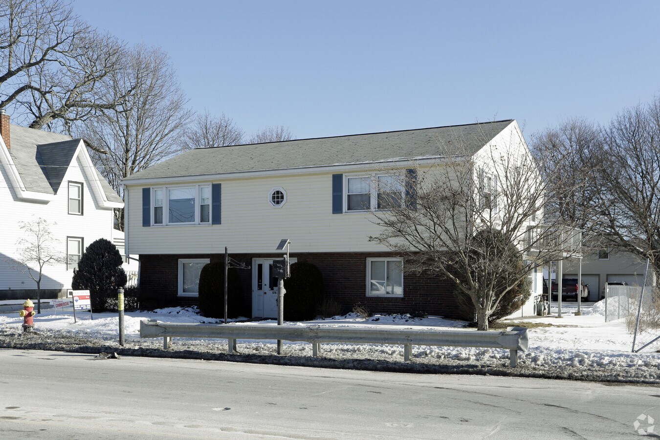 174 Lynn St, Peabody, MA 01960