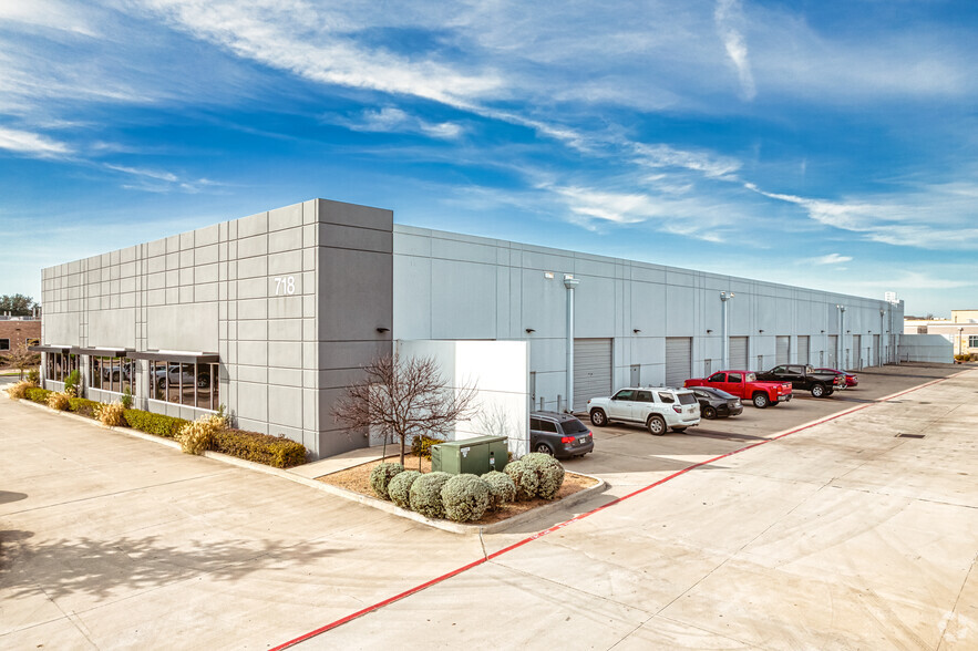 718 S Greenville Ave, Allen, TX for lease - Building Photo - Image 2 of 4