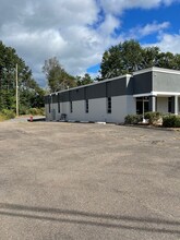 74 Woodlawn Rd, Berlin, CT for lease Building Photo- Image 2 of 6