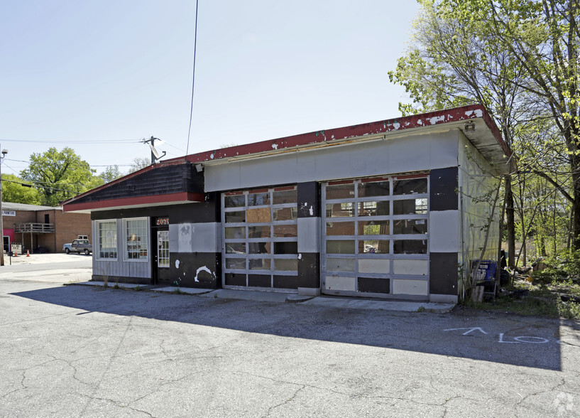 2079 Bolton Rd, Atlanta, GA for sale - Primary Photo - Image 1 of 1