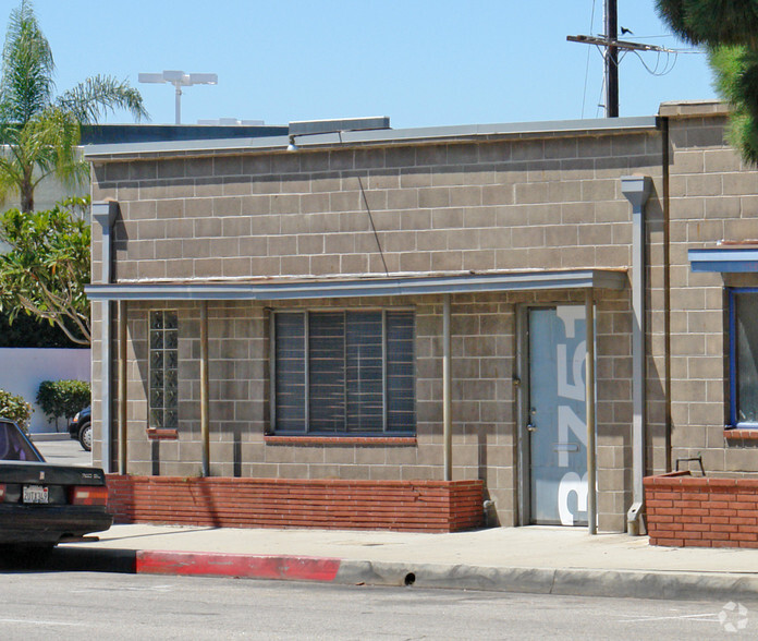 3749-3751 Robertson Blvd, Culver City, CA for lease - Building Photo - Image 2 of 20