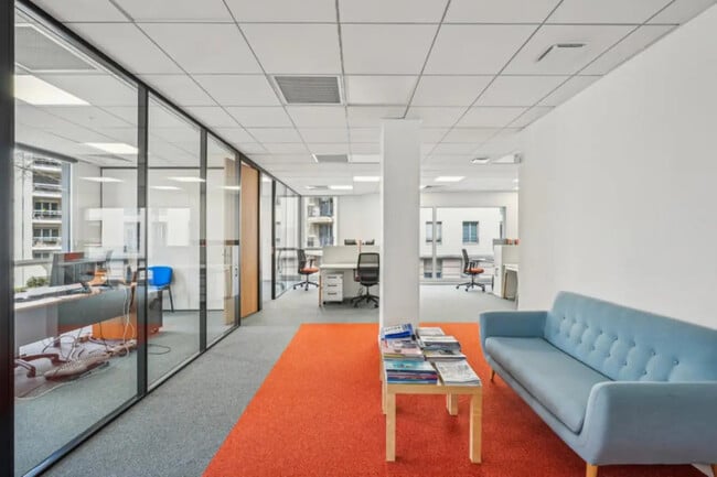 Location Bureaux 67 m² à 255 m²