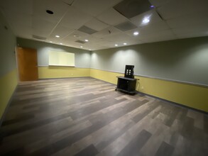 3993 Lawrenceville Hwy NW, Lilburn, GA for lease Interior Photo- Image 2 of 30