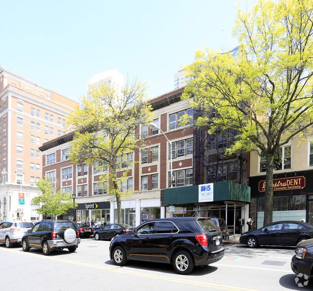 33-41 Mamaroneck Ave, White Plains, NY for lease - Building Photo - Image 3 of 3