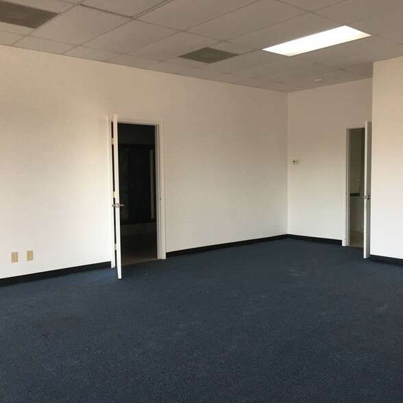 818-840 Secretary Dr, Arlington, TX for lease - Interior Photo - Image 3 of 17