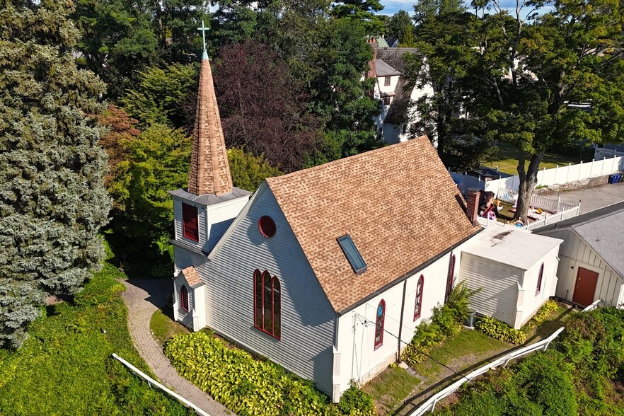 11 Wilmot Rd, New Rochelle, NY for lease - Primary Photo - Image 1 of 7