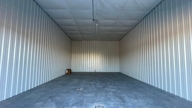 5320 Salt Bank Rd, Lincoln, NE for lease Interior Photo- Image 2 of 4