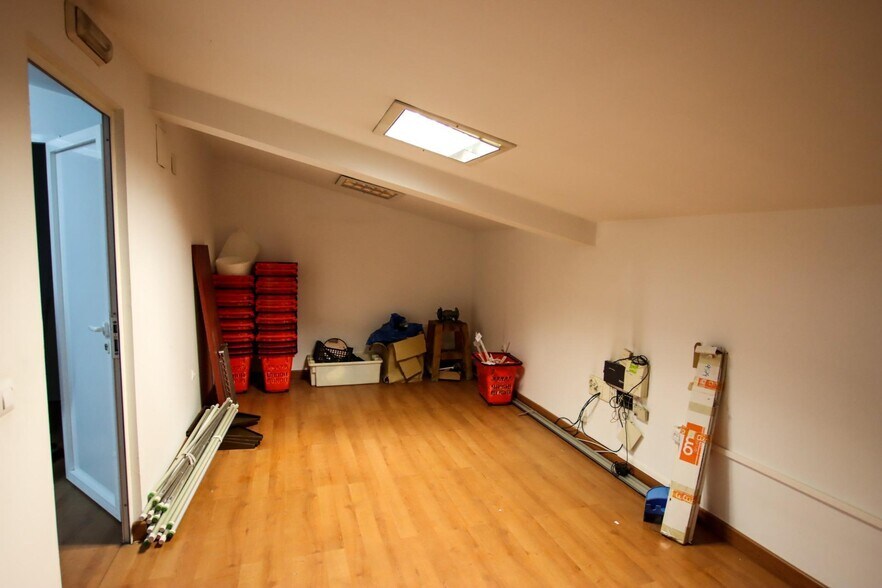 Retail in Puebla de la Calzada for sale - Interior Photo - Image 3 of 60