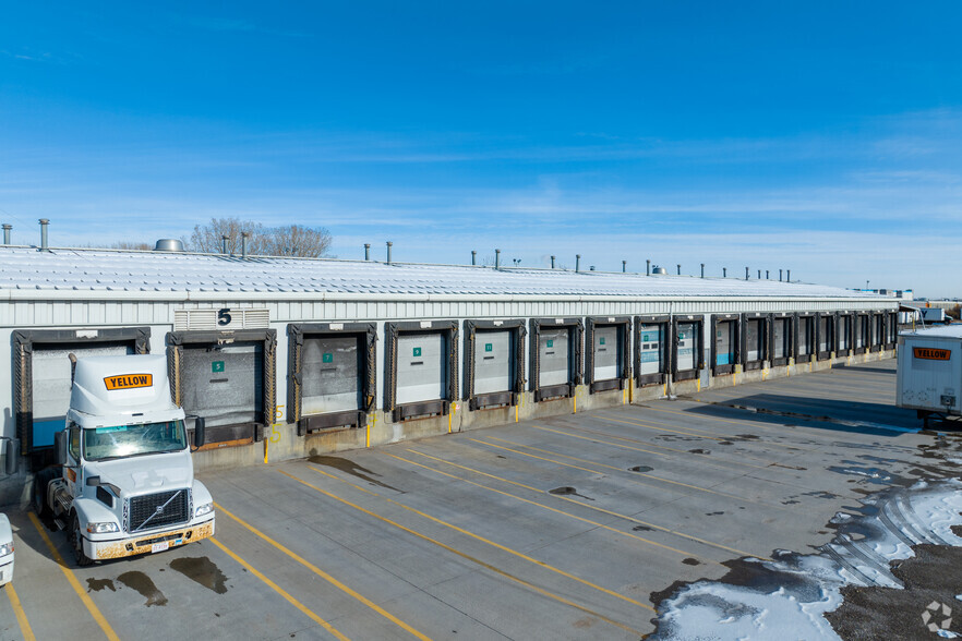 75 Dufferin Pl SE, Calgary, AB for lease - Building Photo - Image 3 of 6