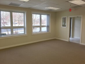 1840 Industrial Dr, Libertyville, IL for lease Building Photo- Image 1 of 7