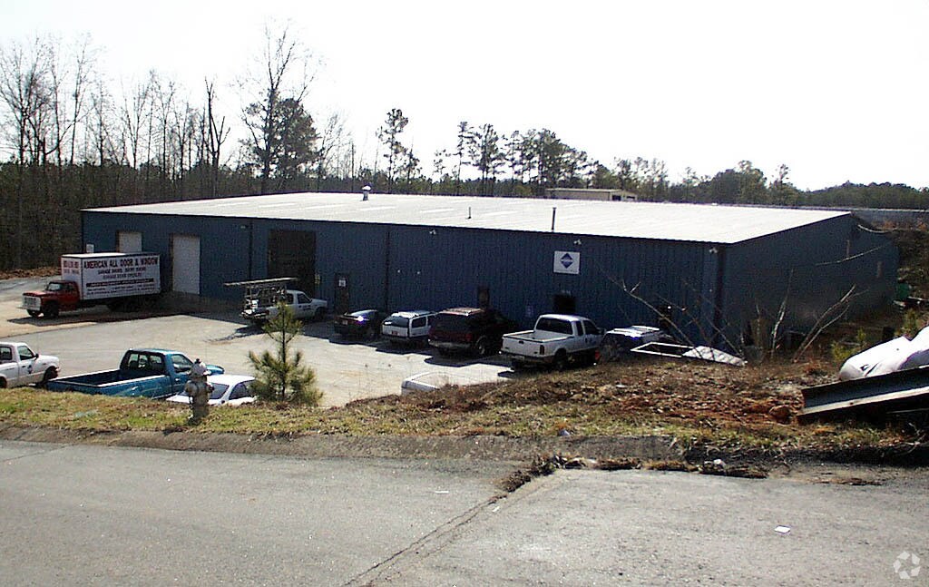 4986 Canton Rd, Marietta, GA 30066