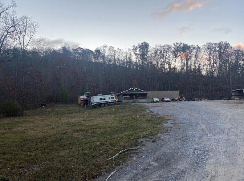 1236 Brickyard Rd, Princeton, WV 24740