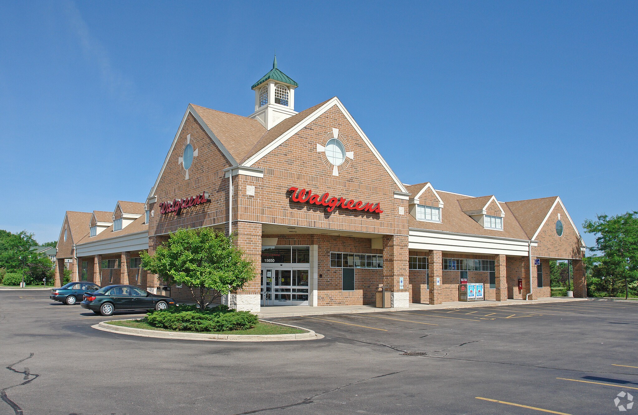 15650 W Greenfield Ave, Brookfield, WI for sale Primary Photo- Image 1 of 1