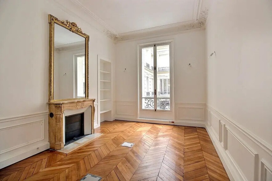 Office in Paris for lease - Interior Photo - Image 2 of 9