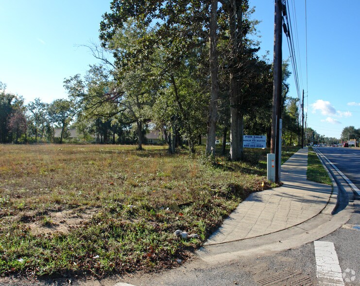 8620 N Davis Hwy, Pensacola, FL for sale - Primary Photo - Image 1 of 6