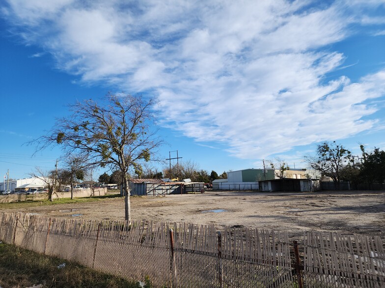 1220 Eastgate Rd, Midlothian, TX for lease - Building Photo - Image 2 of 9