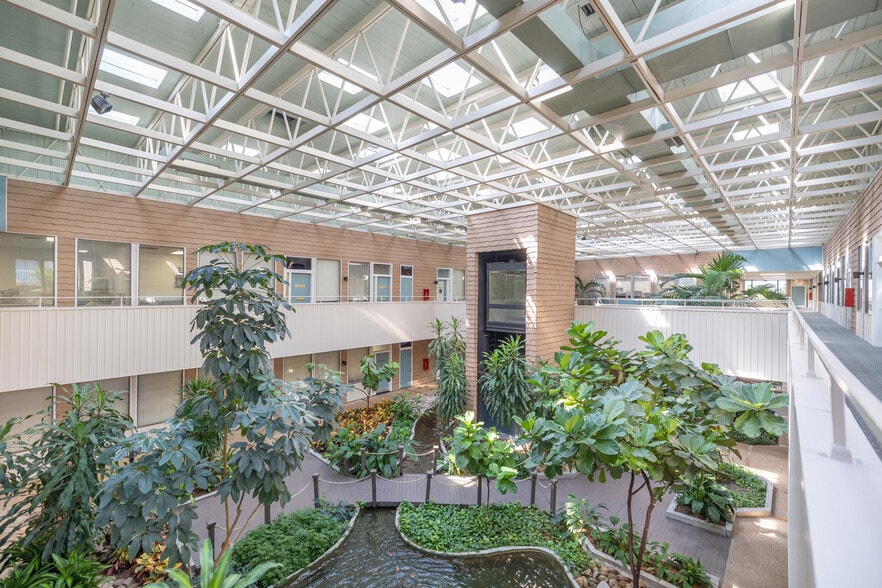 3925 N I-10 Service Rd, Metairie, LA for lease - Interior Photo - Image 2 of 25