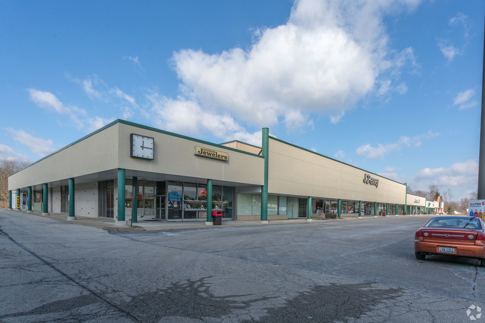 14921540 Canton Rd, Akron, OH 44312 Lakemore Plaza