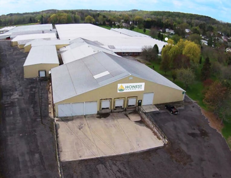 609-621 E Maple Ave, Newark, NY for sale - Building Photo - Image 2 of 21