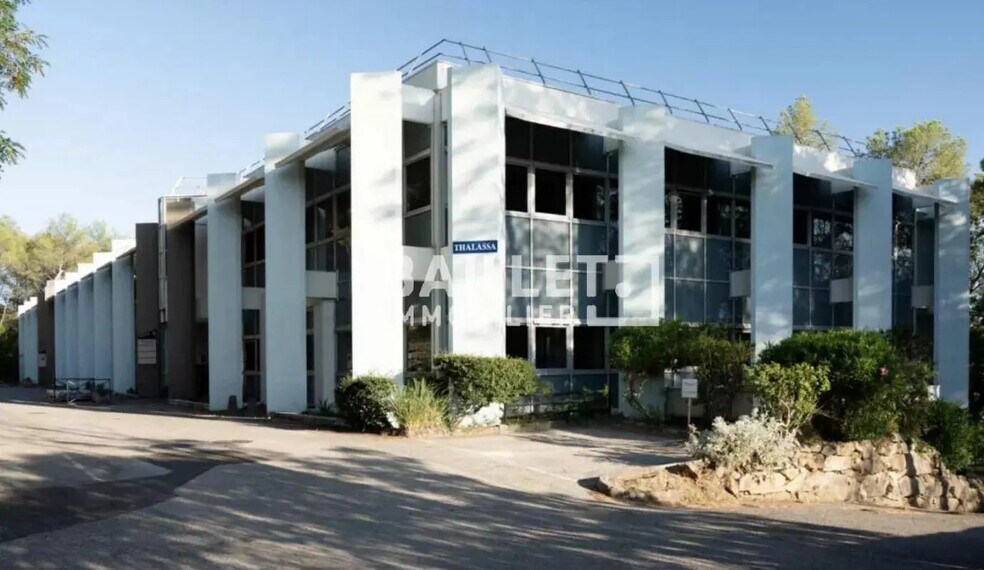 Office in Valbonne for lease - Building Photo - Image 2 of 29