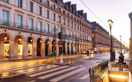 Retail in Paris for lease Building Photo- Image 1 of 4