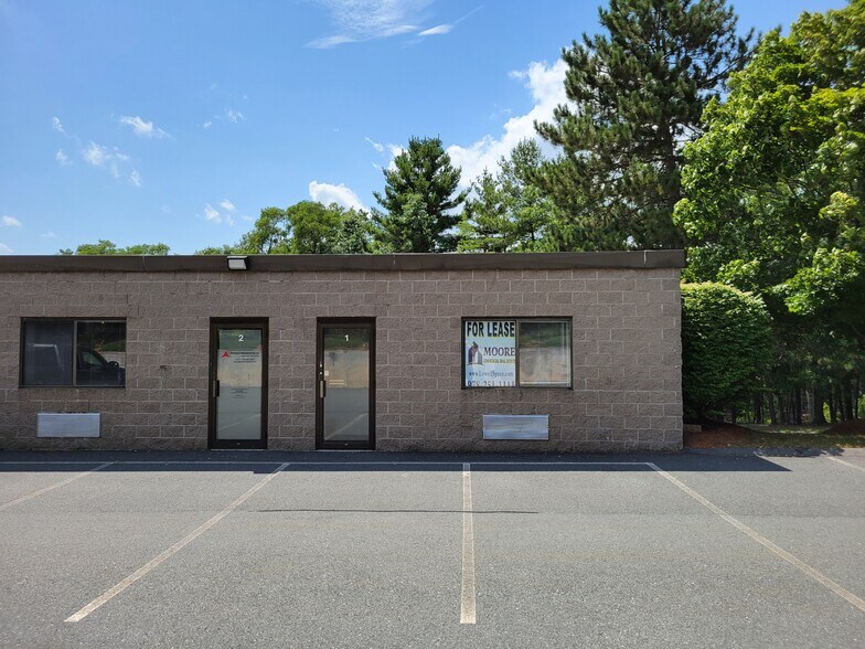 118 Westech Dr, Tyngsboro, MA 01879